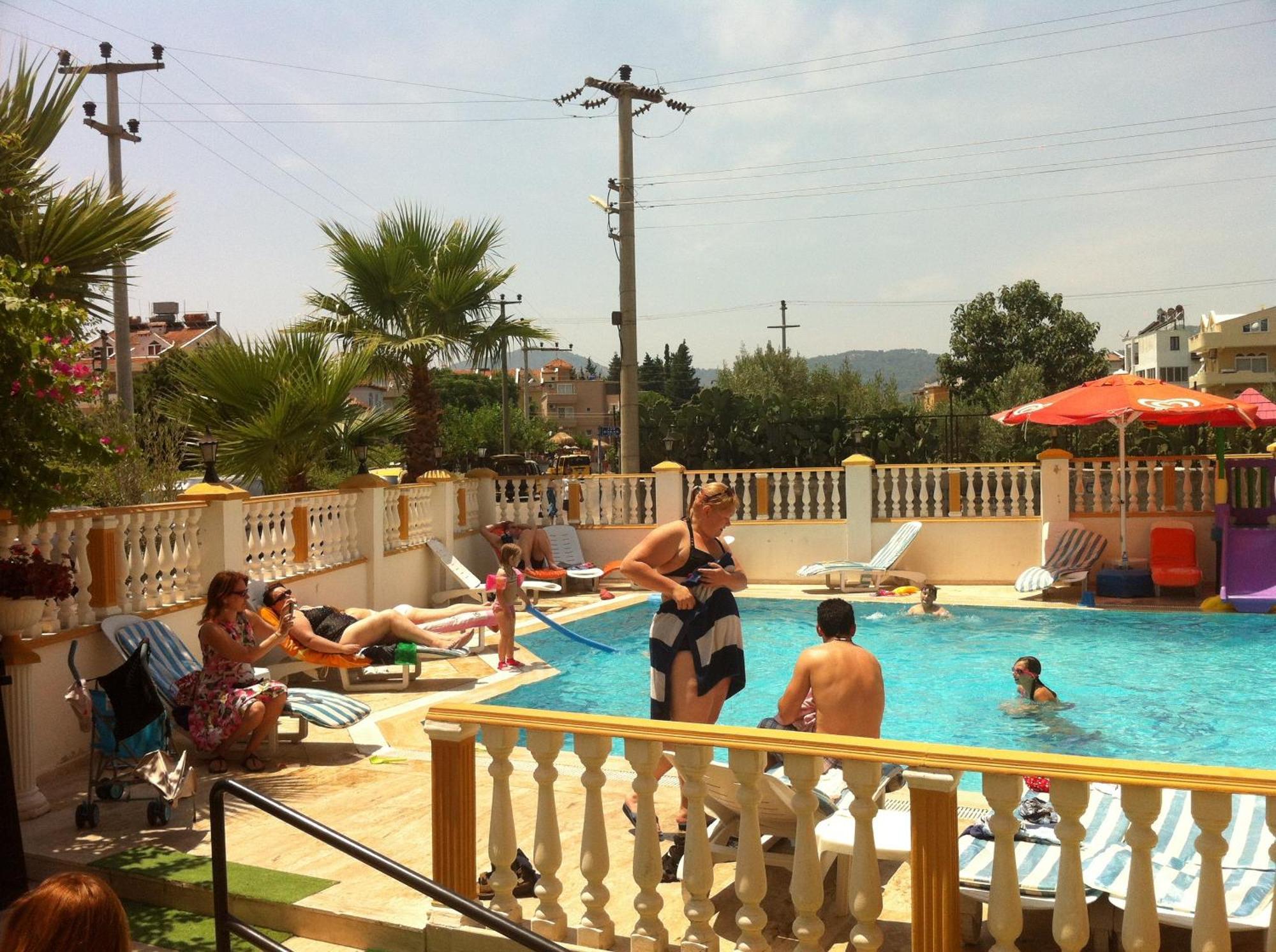 Irem Apart Hotel Marmaris Esterno foto