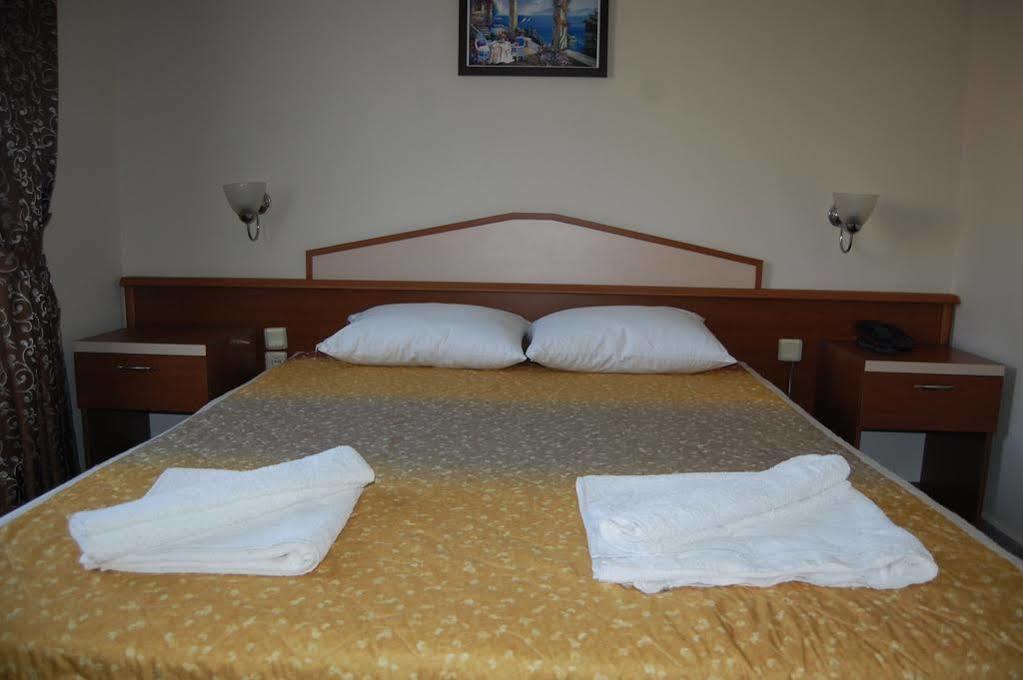 Irem Apart Hotel Marmaris Esterno foto